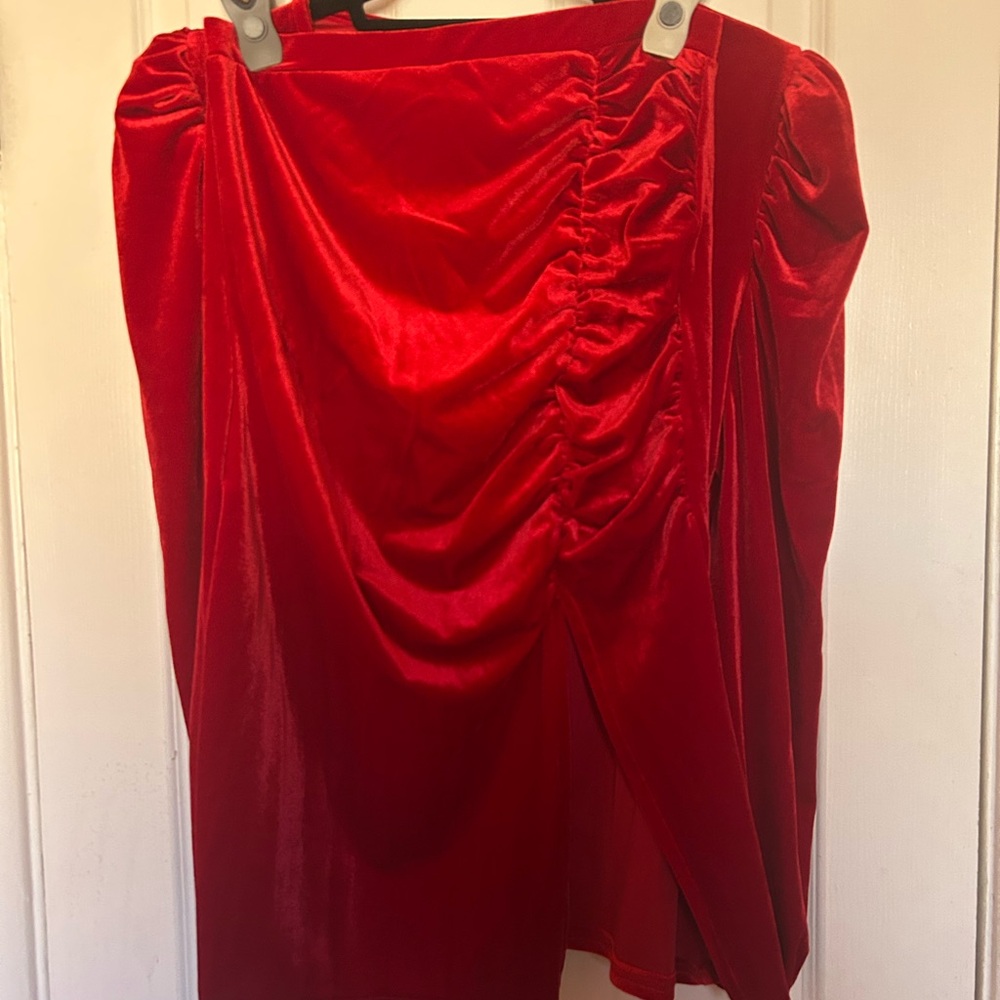 NWOT SHEIN 2 piece velour skirt set - Picture 5 of 9